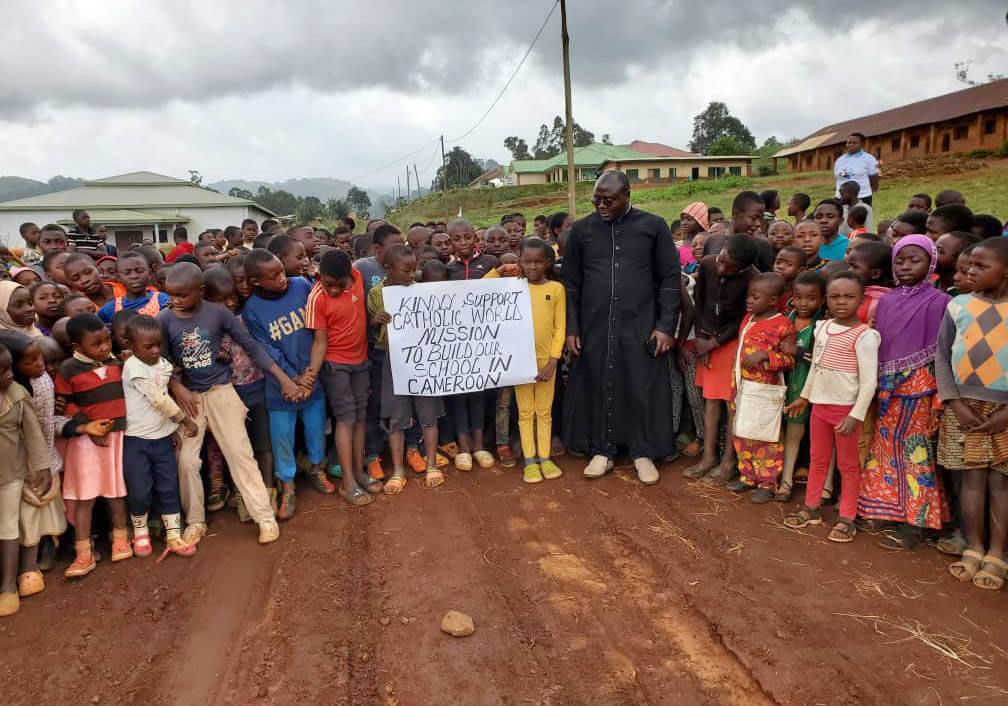 Cameroon_School_Fr Eugen and kids