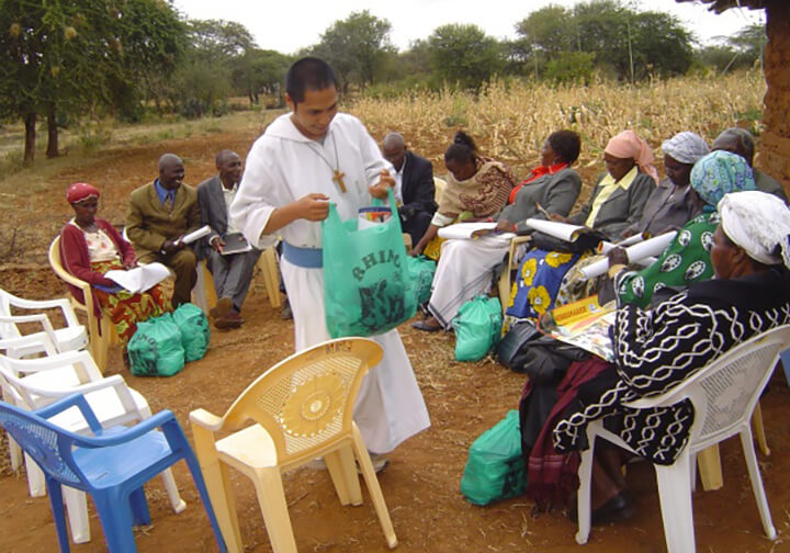 2013 - Africa, Kenya. Missionaries of the Poor.